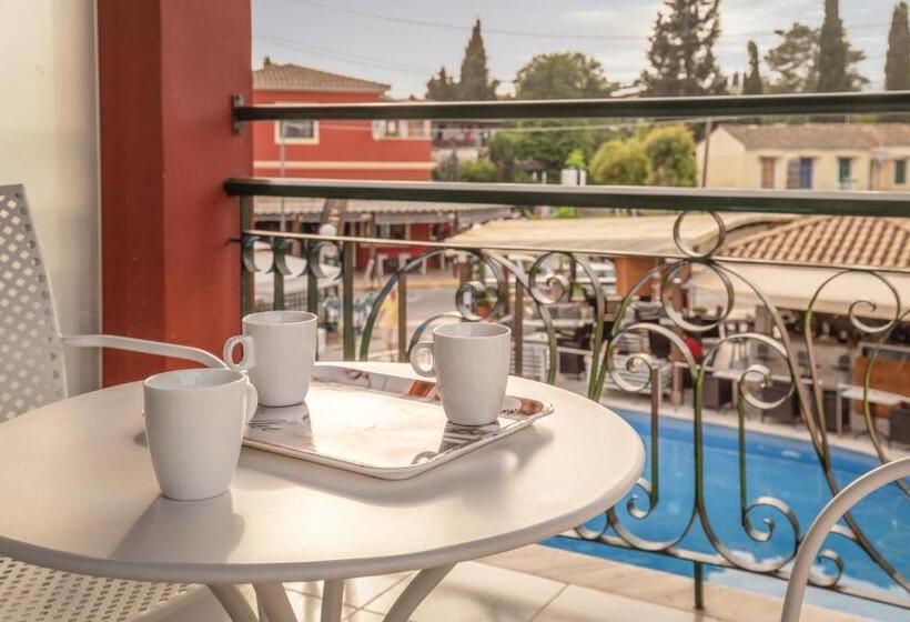 سوییت جونیور با چشم‌انداز استخر, Opera Blue Hotel Gouvia Corfu