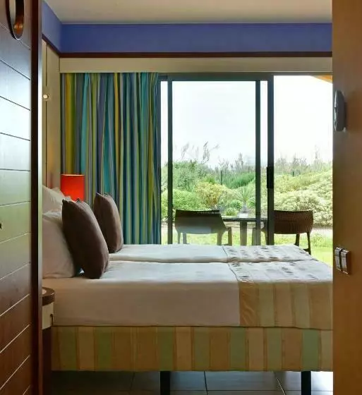 اتاق استاندارد با چشم‌انداز استخر, Pestana Porto Santo Premium All Inclusive Beach & SPA Resort
