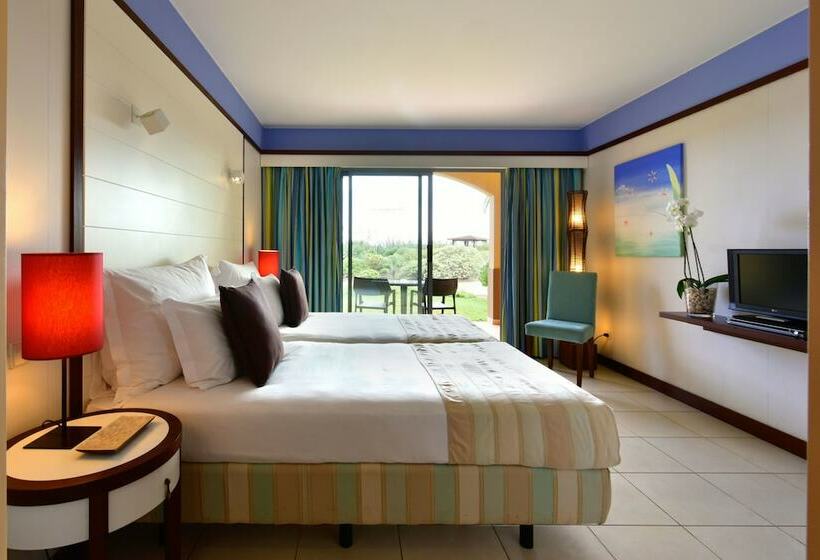Номер Стандарт Вид на Бассейн, Pestana Porto Santo Premium All Inclusive Beach & SPA Resort