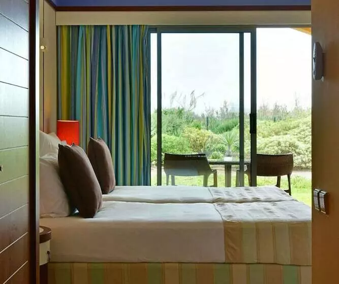 اتاق استاندارد با چشم‌انداز استخر, Pestana Porto Santo Premium All Inclusive Beach & SPA Resort