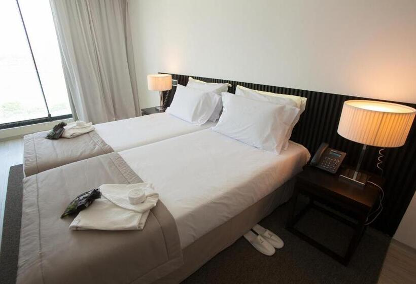 高级三人间, Pérola