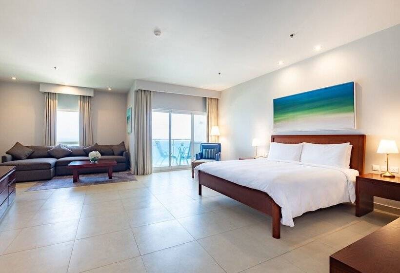 Семейный Номер Вид на Море, Radisson Blu Resort Fujairah