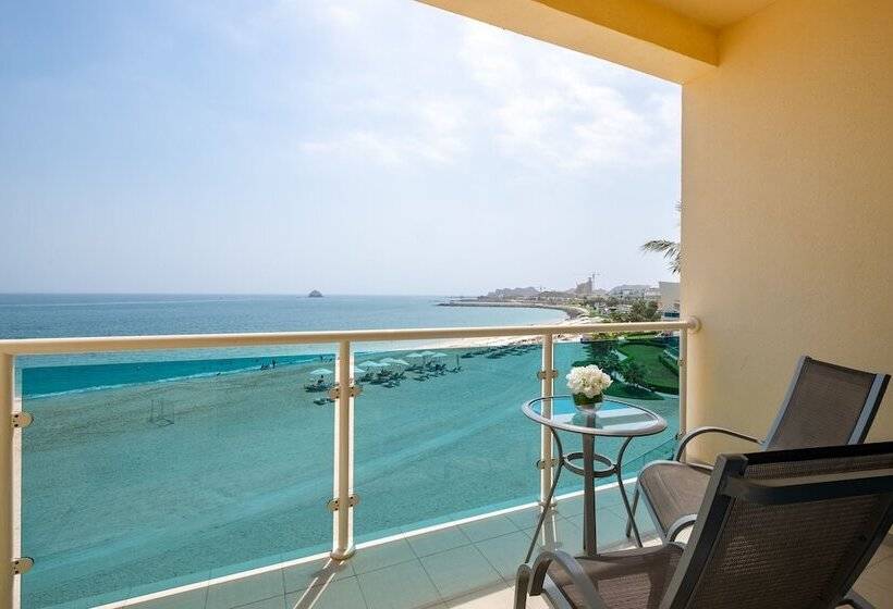 سوییت با چشمانداز دریا, Radisson Blu Resort Fujairah