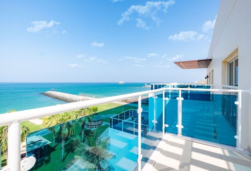 3 Bedroom Suite, Radisson Blu Resort Fujairah