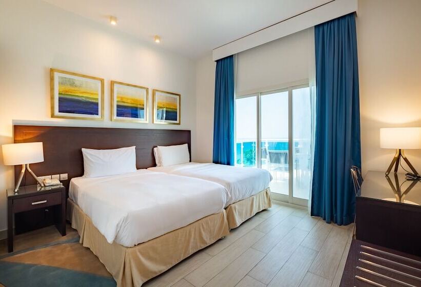 سوییت با چشمانداز دریا, Radisson Blu Resort Fujairah