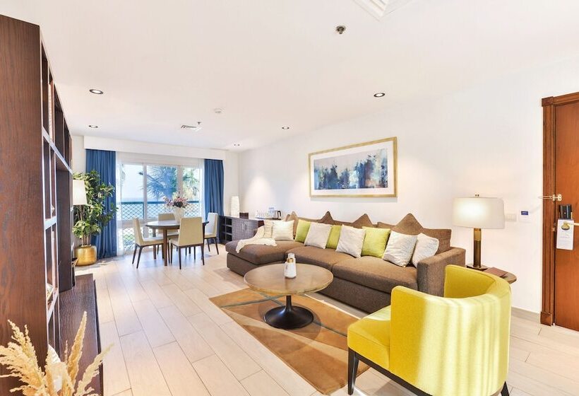 3 Bedroom Suite, Radisson Blu Resort Fujairah