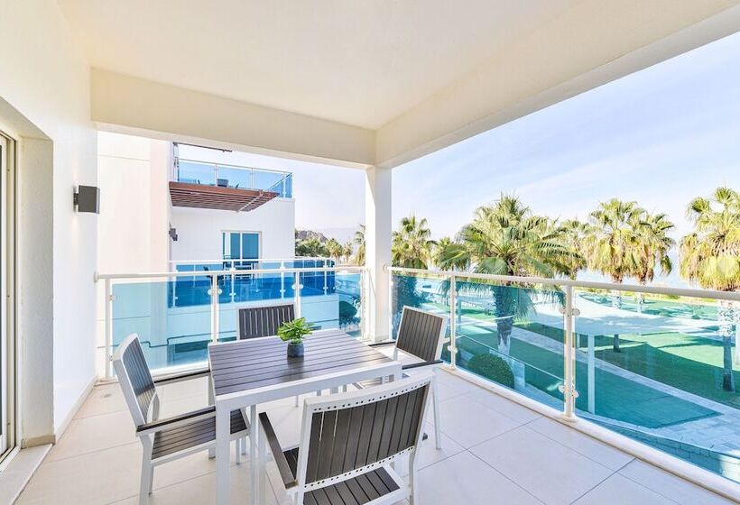 3 Bedroom Suite, Radisson Blu Resort Fujairah