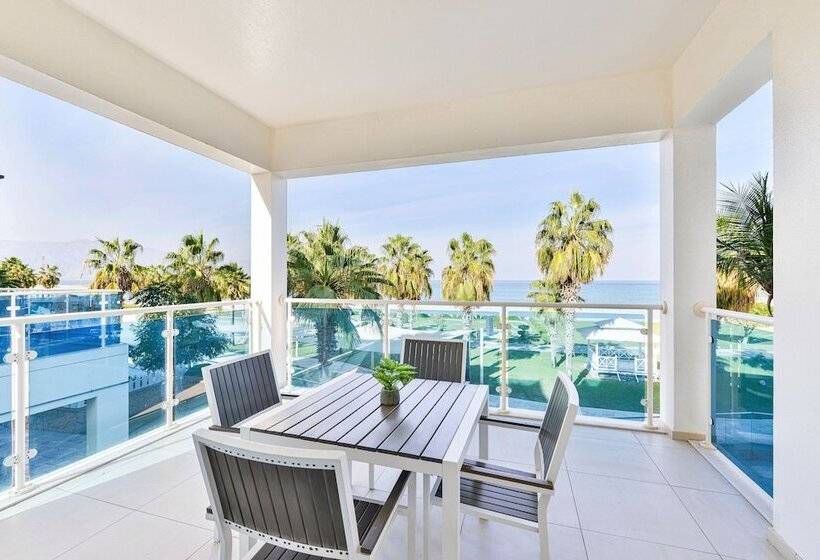 3 Bedroom Suite, Radisson Blu Resort Fujairah