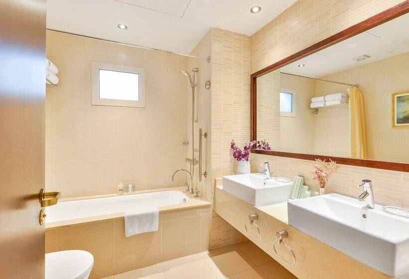 3 Bedroom Suite, Radisson Blu Resort Fujairah