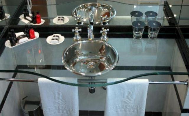 חדר דלוקס, Ros Tower