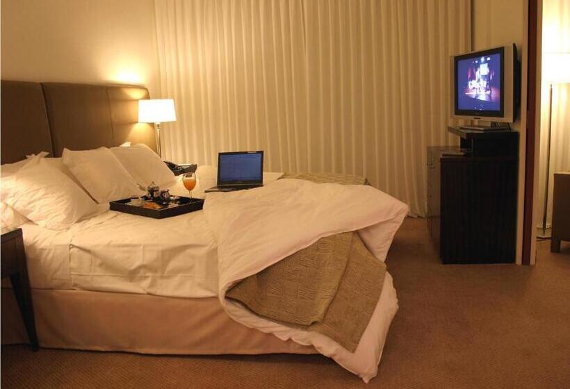 סוויטת ג'וניור, Ros Tower