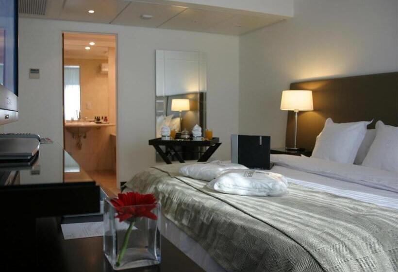 סוויטה אקזקיוטיב, Ros Tower