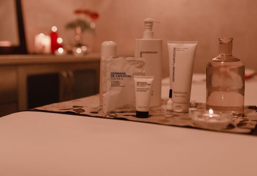 سوییت سوپریور, Santa Rita Hotel Del Arte