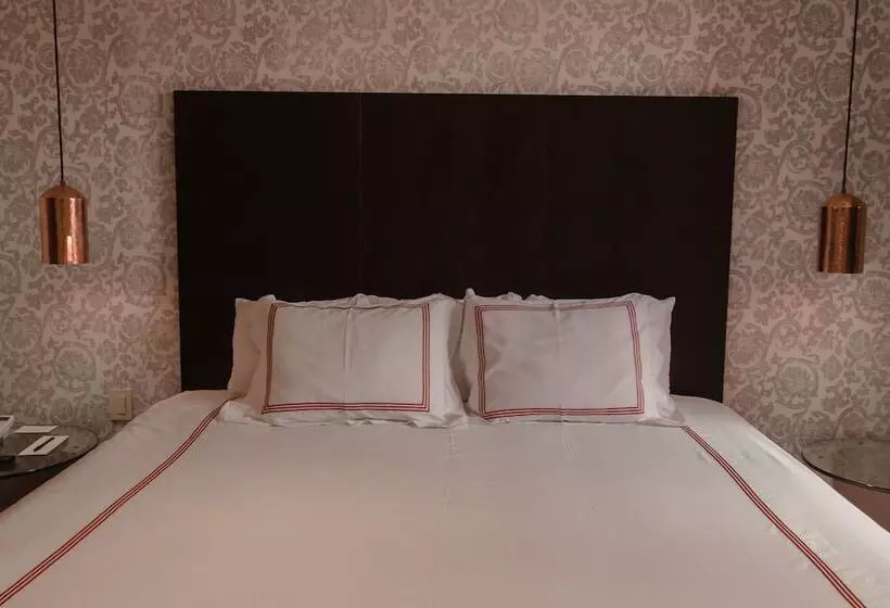 سوییت سوپریور, Santa Rita Hotel Del Arte