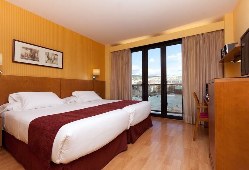 Standart Oda, Senator Granada