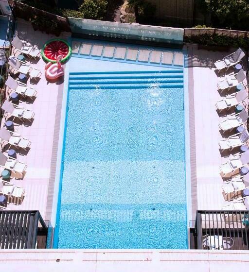 سوییت جونیور با چشم‌انداز دریا, Novotel Montecarlo
