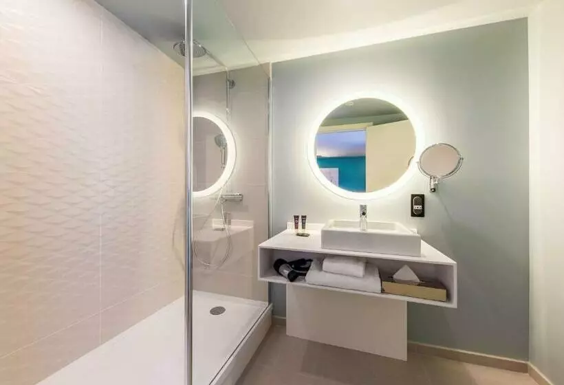 اتاق سوپریور با چشم‌انداز باغ, Novotel Monte carlo