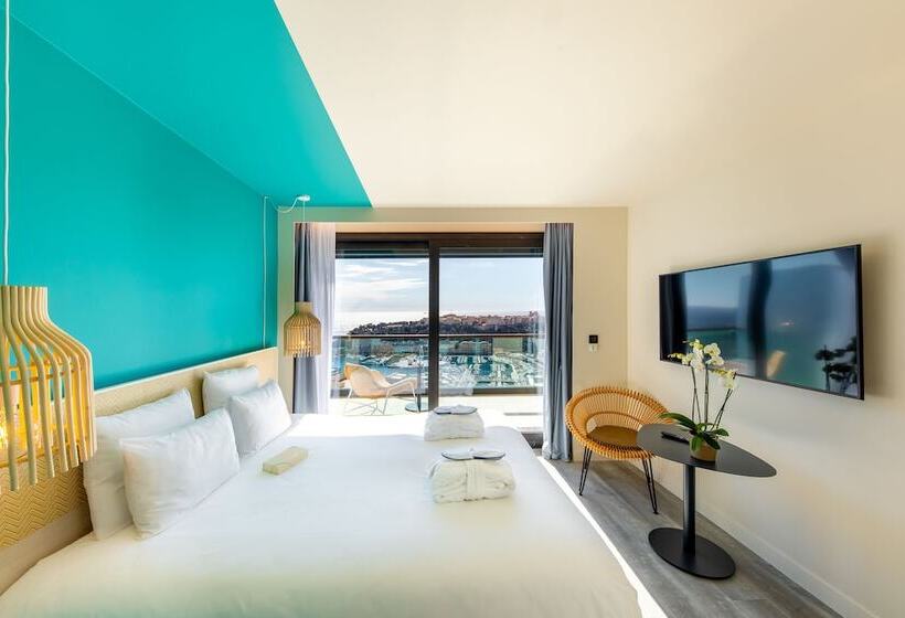 سوییت جونیور با چشم‌انداز دریا, Novotel Montecarlo