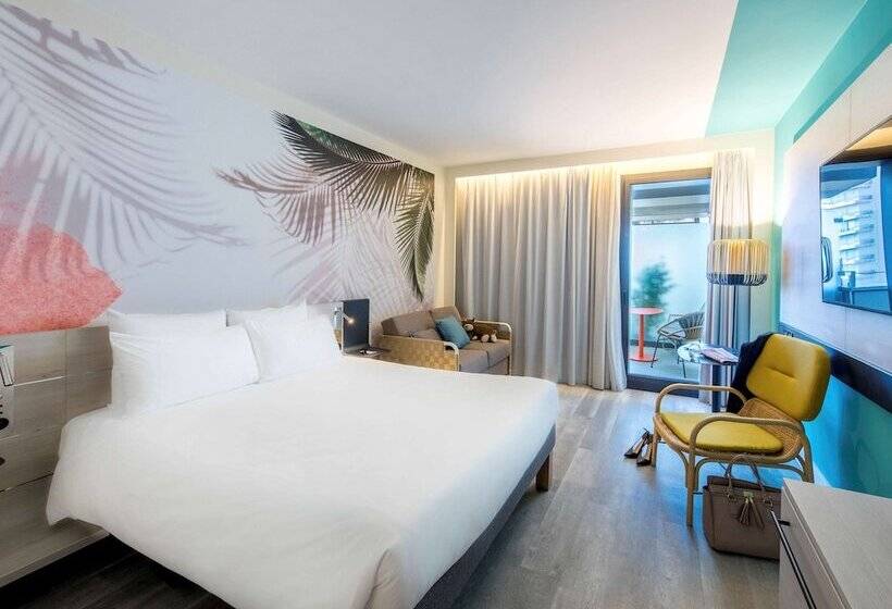 اتاق سوپریور با چشم‌انداز باغ, Novotel Montecarlo