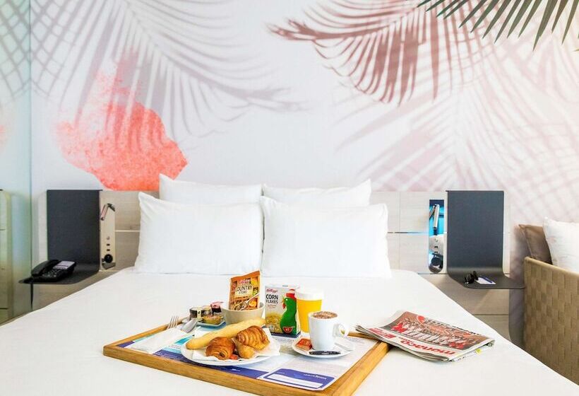 اتاق سوپریور با چشم‌انداز باغ, Novotel Montecarlo