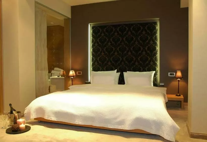 سوییت لوکس, Park Hotel Sandanski