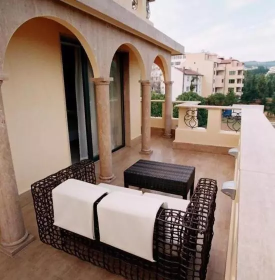 سوییت لوکس, Park Hotel Sandanski