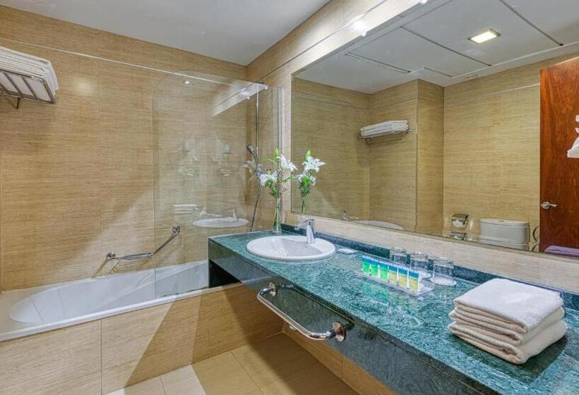 Superior Oda, Senator Granada