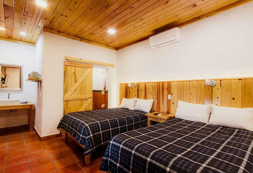 带2个双人床的标准工作室, Hacienda Don Armando Boutique & Spa