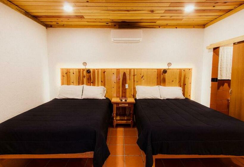 带2个双人床的标准工作室, Hacienda Don Armando Boutique & Spa