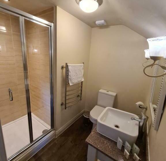 חדר דלוקס, The Gateway