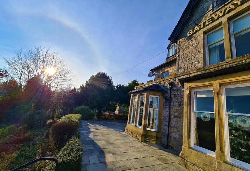 חדר דלוקס, The Gateway