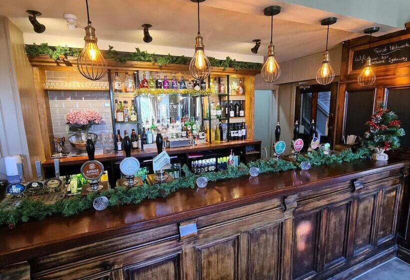 חדר משפחתי, The Gateway