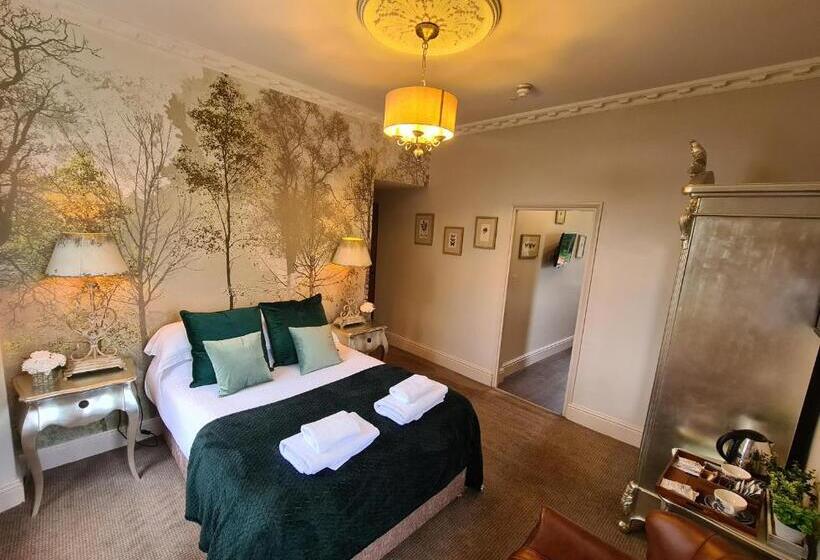 חדר משפחתי, The Gateway