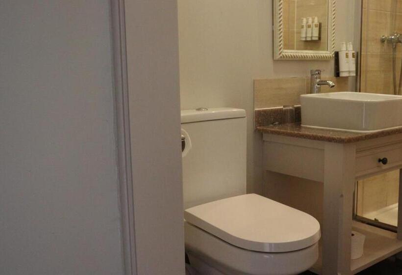 חדר דלוקס, The Gateway