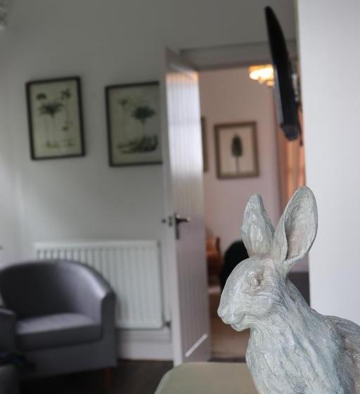 חדר משפחתי, The Gateway