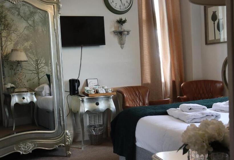 חדר משפחתי, The Gateway