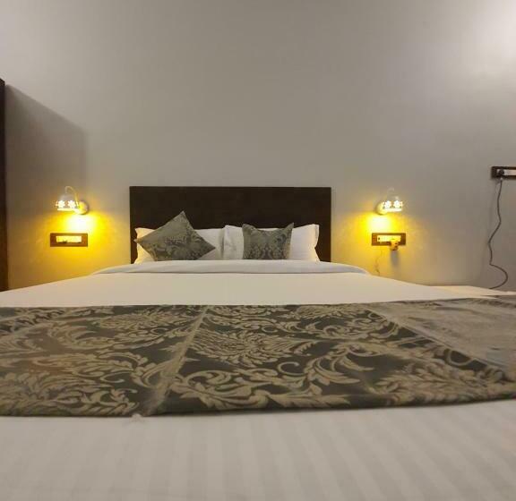 استودیوی استاندارد, Le Supreme Inn