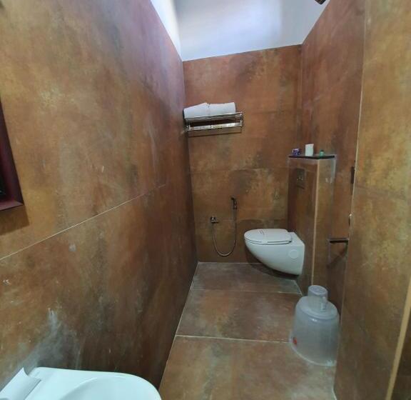 استودیوی استاندارد, Le Supreme Inn