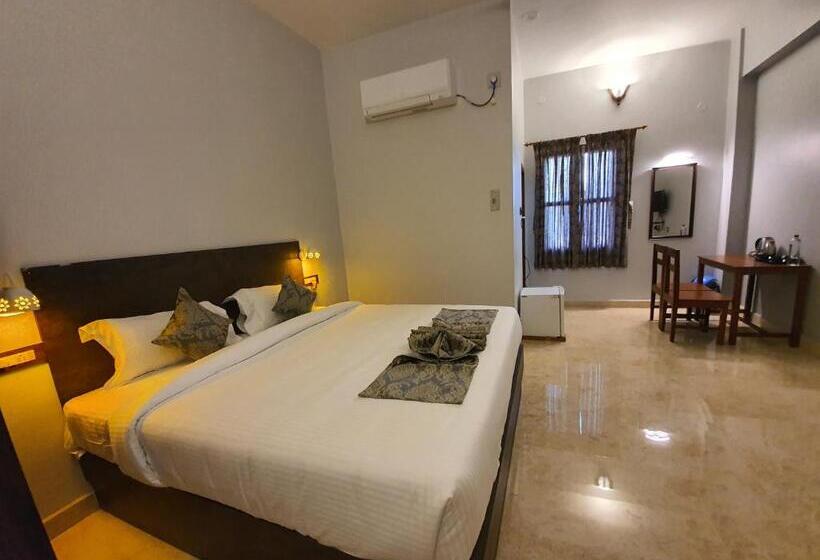 اتاق لوکس با تخت بزرگ, Le Supreme Inn