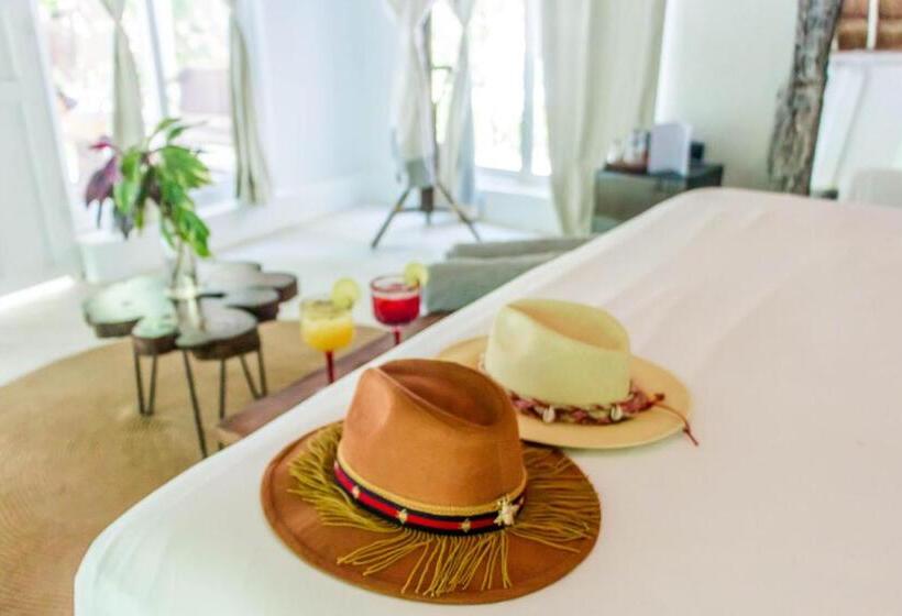 带大床的复式套间, Roc Luxe Tulum