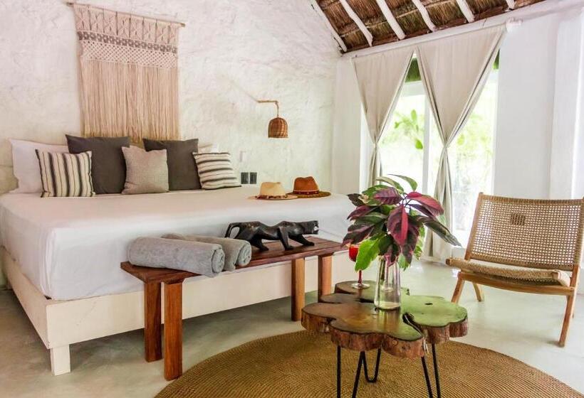 Deluxe Suite King Bed, Roc Luxe Tulum