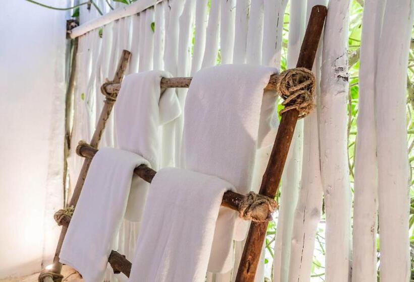 اتاق لوکس با چشمانداز دریا, Roc Luxe Tulum