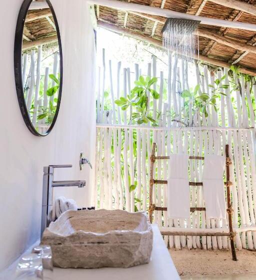 اتاق لوکس با چشمانداز دریا, Roc Luxe Tulum