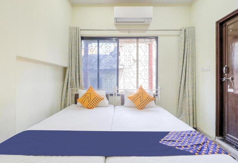 Economy Triple Room, Spot On Hotel Sanskriti