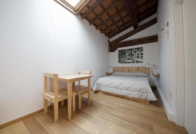 スタンダードルーム, Le Camere Pietrasantine   Centro Storico