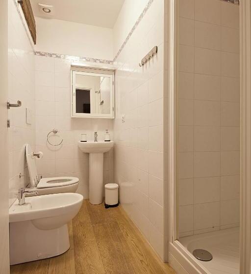 スタンダードトリプルルーム, Le Camere Pietrasantine   Centro Storico