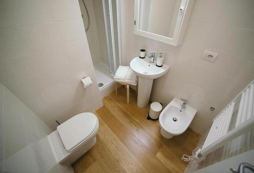 スタンダードルーム, Le Camere Pietrasantine   Centro Storico