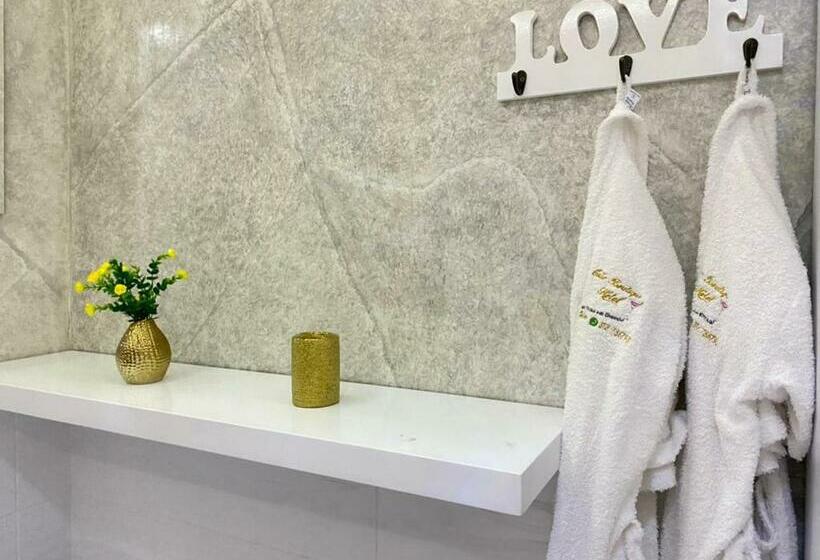 جناح مزوَّد بشرفة, Casaboutique