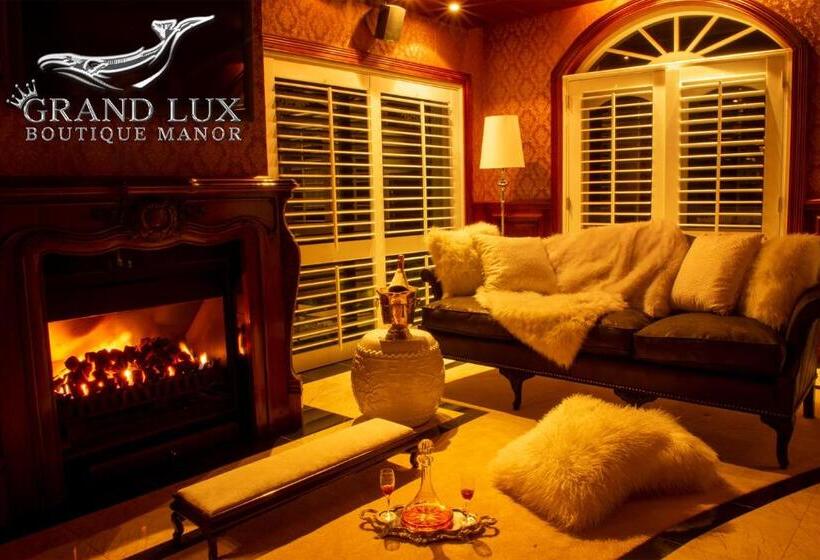 Люкс Кровать Кинг, Grand Lux Boutique Manor