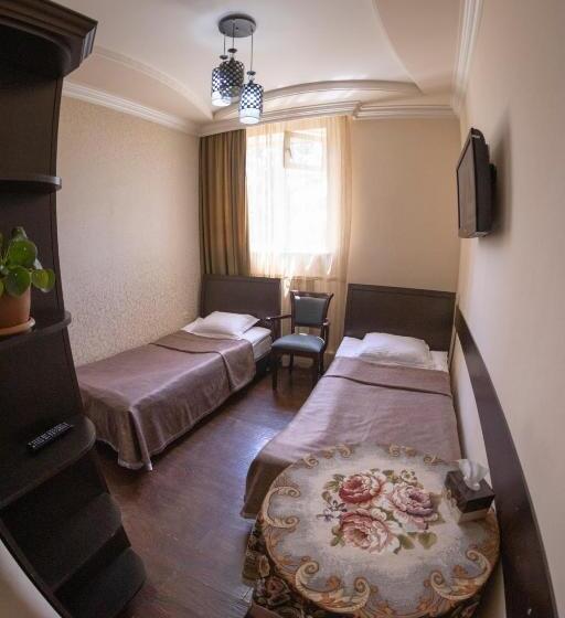 Chambre Economy, Parvana